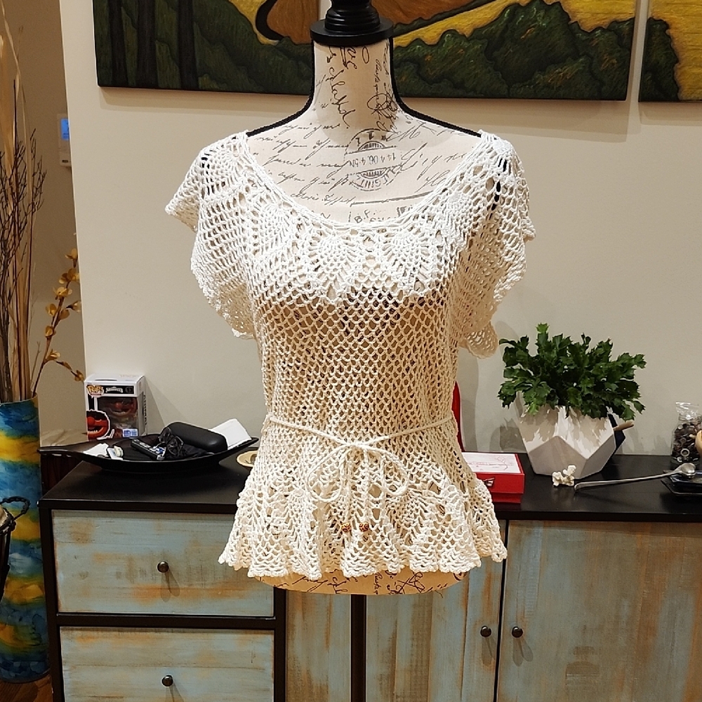 I.E. PETITE Cream Crochet Top